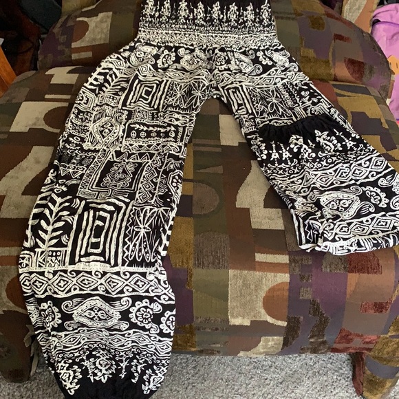 Pattern Bohemian Island pants. Worn 1-2 times - Picture 2 of 4
